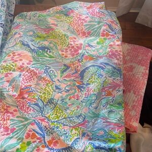 Lilly Pulitzer Vibrant Mermaid Cove crib sheet